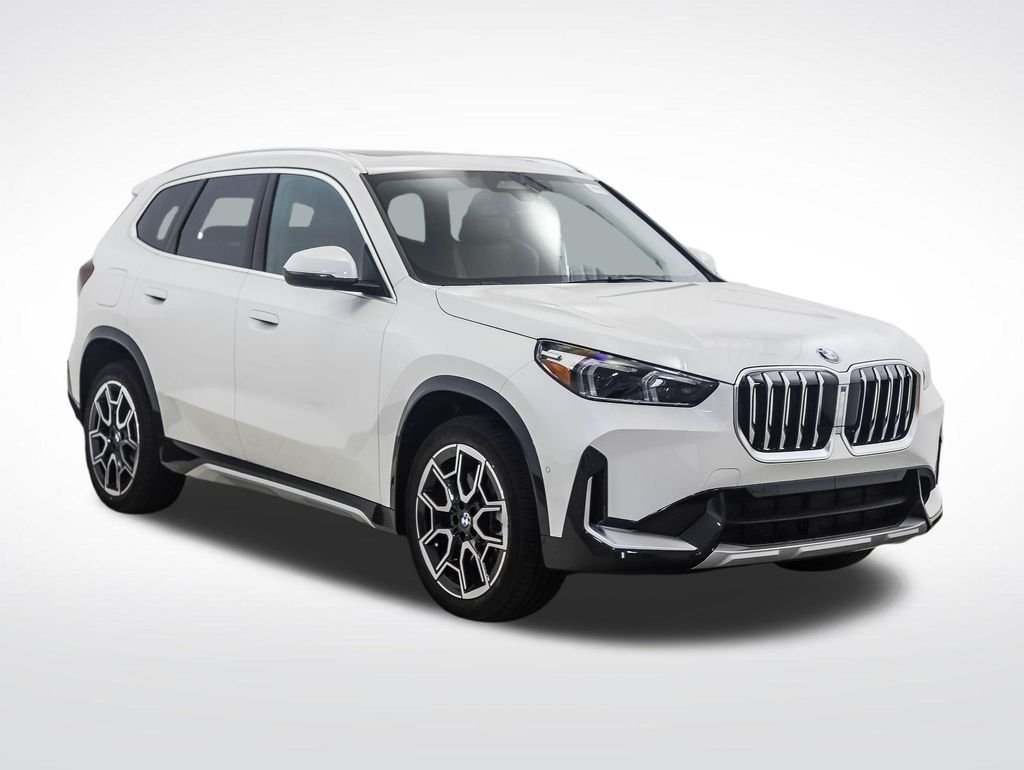 New 2026 White Metallic BMW xDrive28i image 7