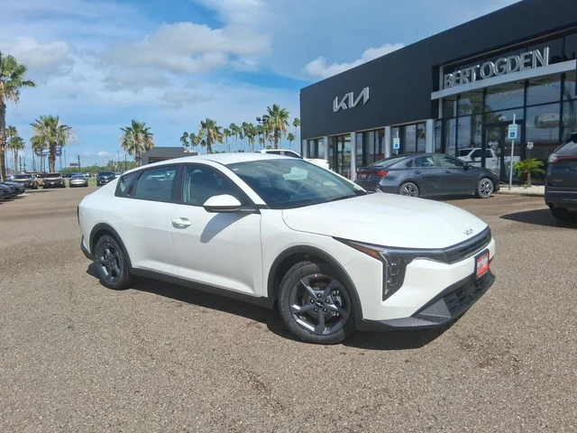 2026 Kia K4 LXS