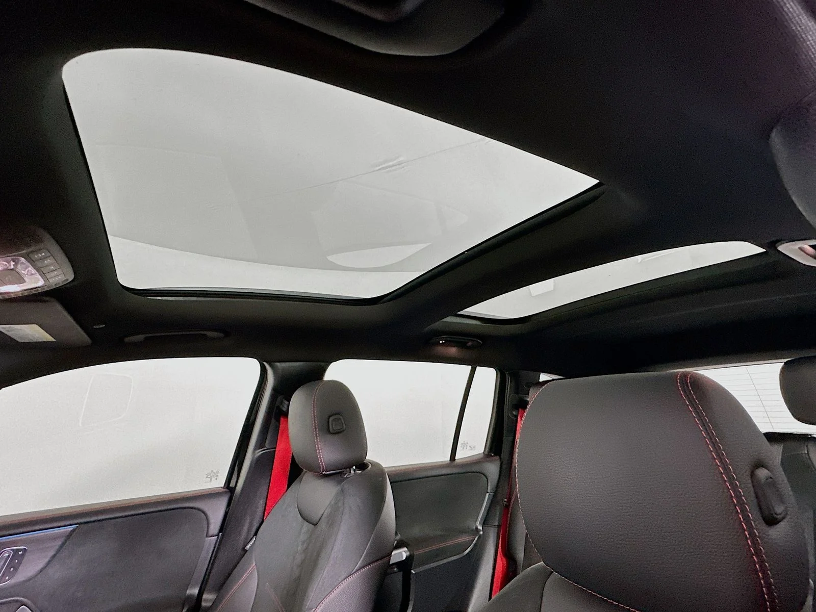 2025 Mercedes-Benz GLB GLB35 AMG - Photo 21