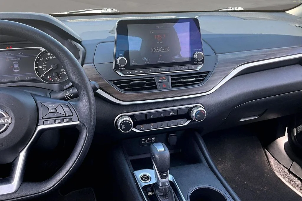 Used 2025 Gray Nissan 2.5 SV image 9