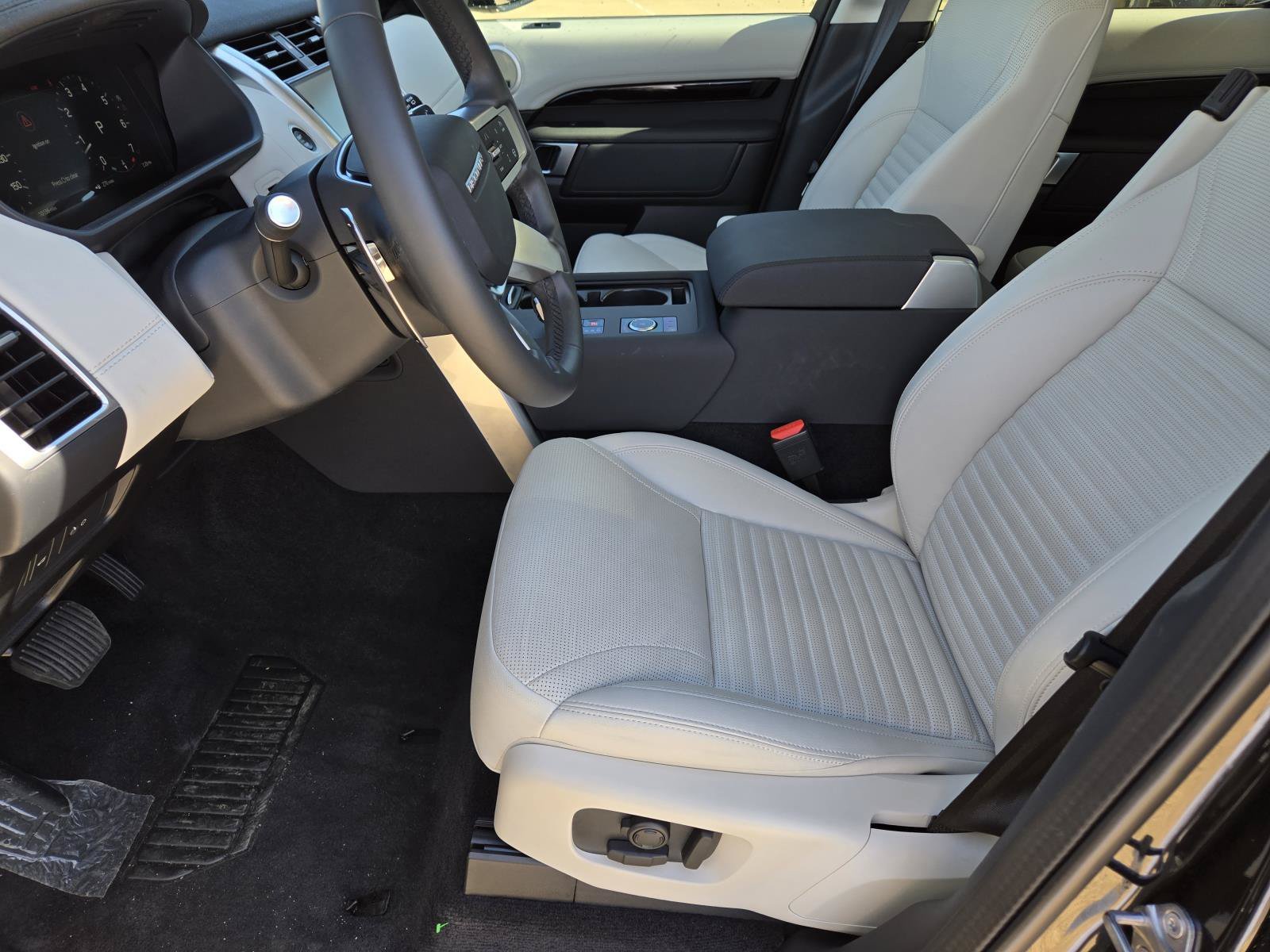 Used 2025 Black Land Rover S image 27