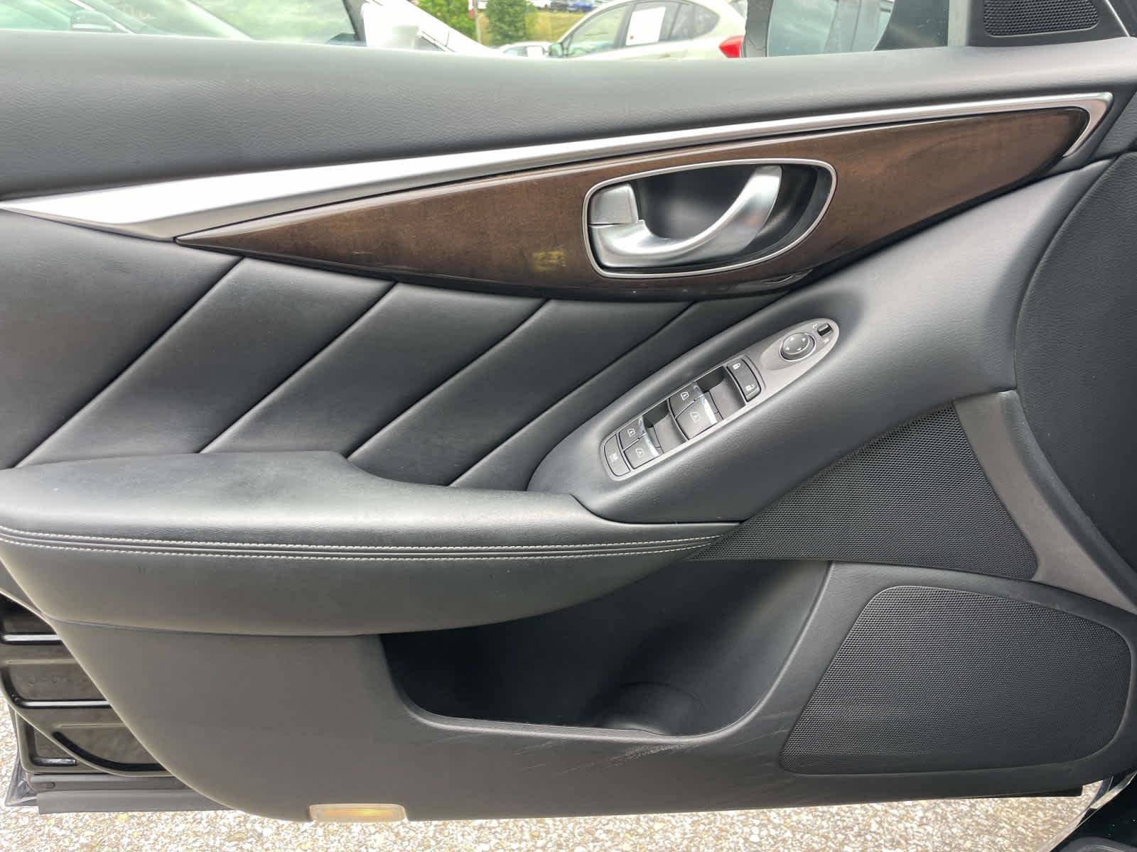 Used 2018 Black Obsidian INFINITI 3.0t LUXE image 30