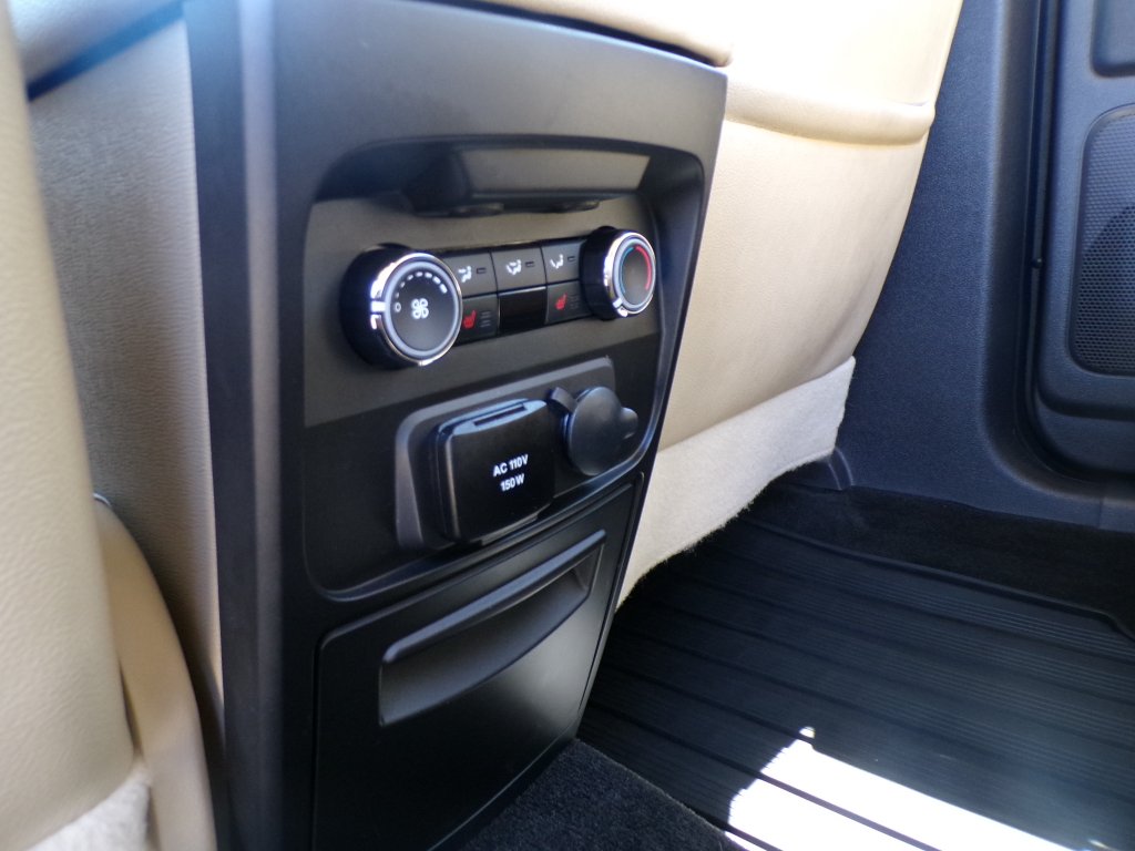Used 2016 Too Good To Be Blue Metallic Ford Limited image 18