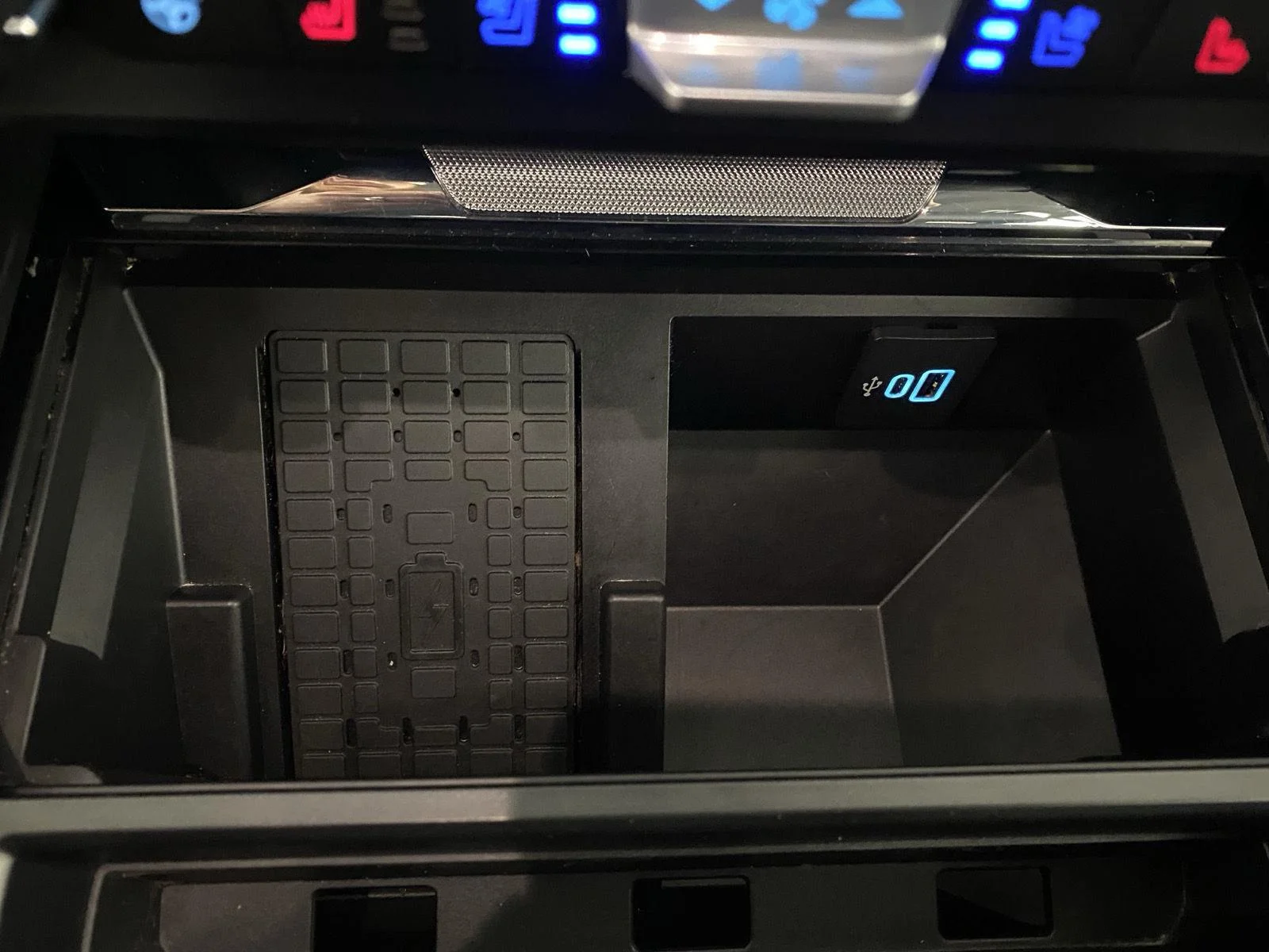 Used 2024 Agate Black Ford LARIAT image 11