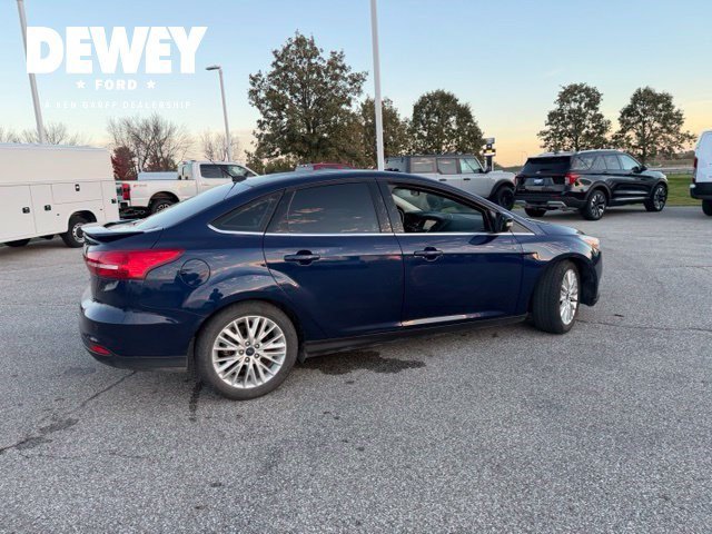 Used 2016  Ford Titanium image 14