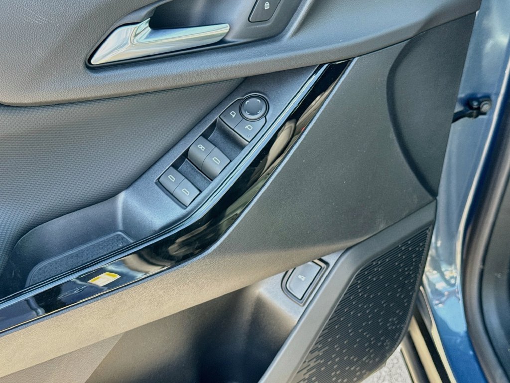 2027 Chevrolet Equinox LT - Photo 18