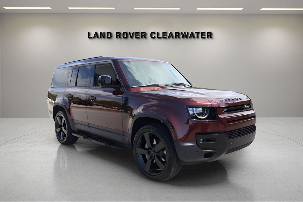 New 2026 Sedona Red Land Rover S image 7