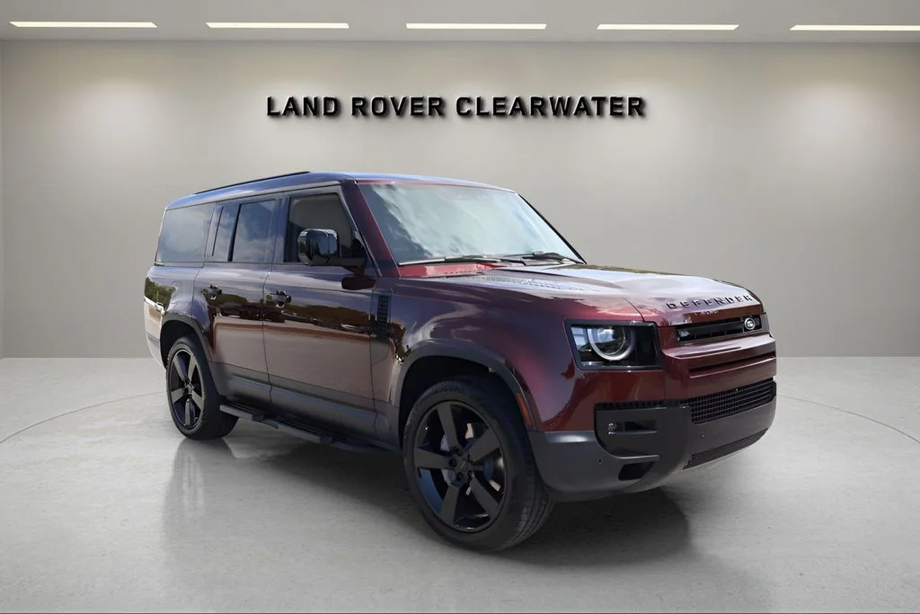 New 2026 Sedona Red Land Rover S image 7