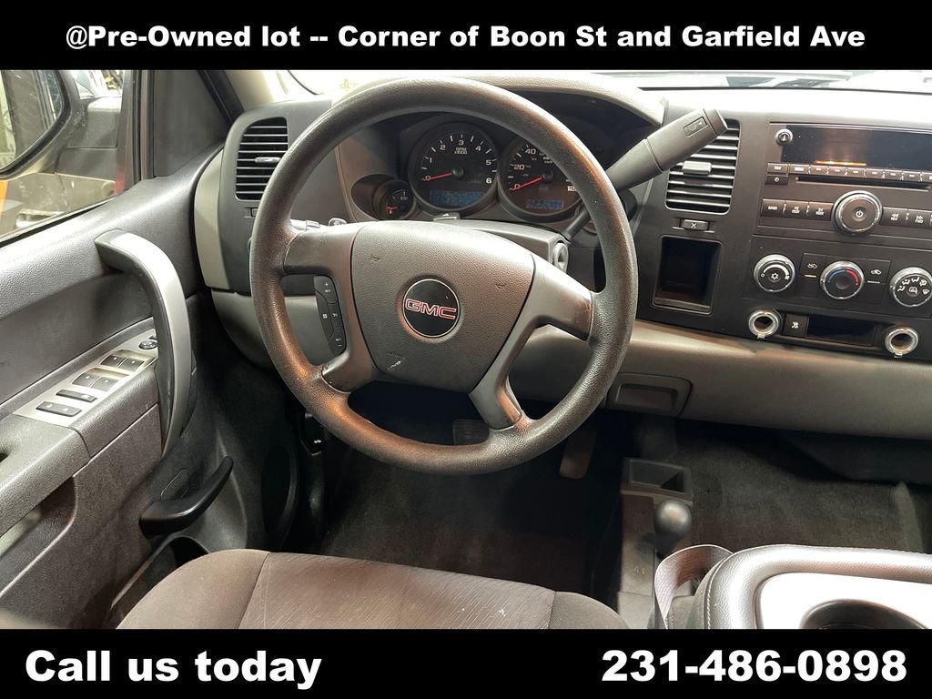 Used 2010  GMC SL image 16