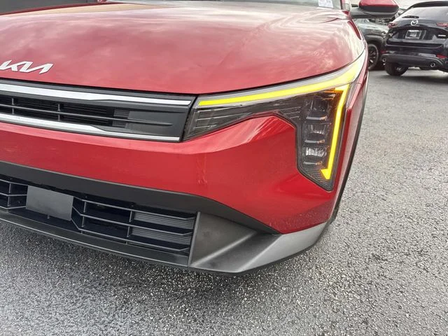 Used 2025 Red Kia LXS image 9