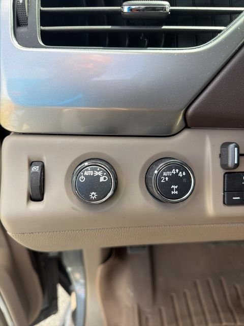 Used 2019 Gray Chevrolet LT image 17