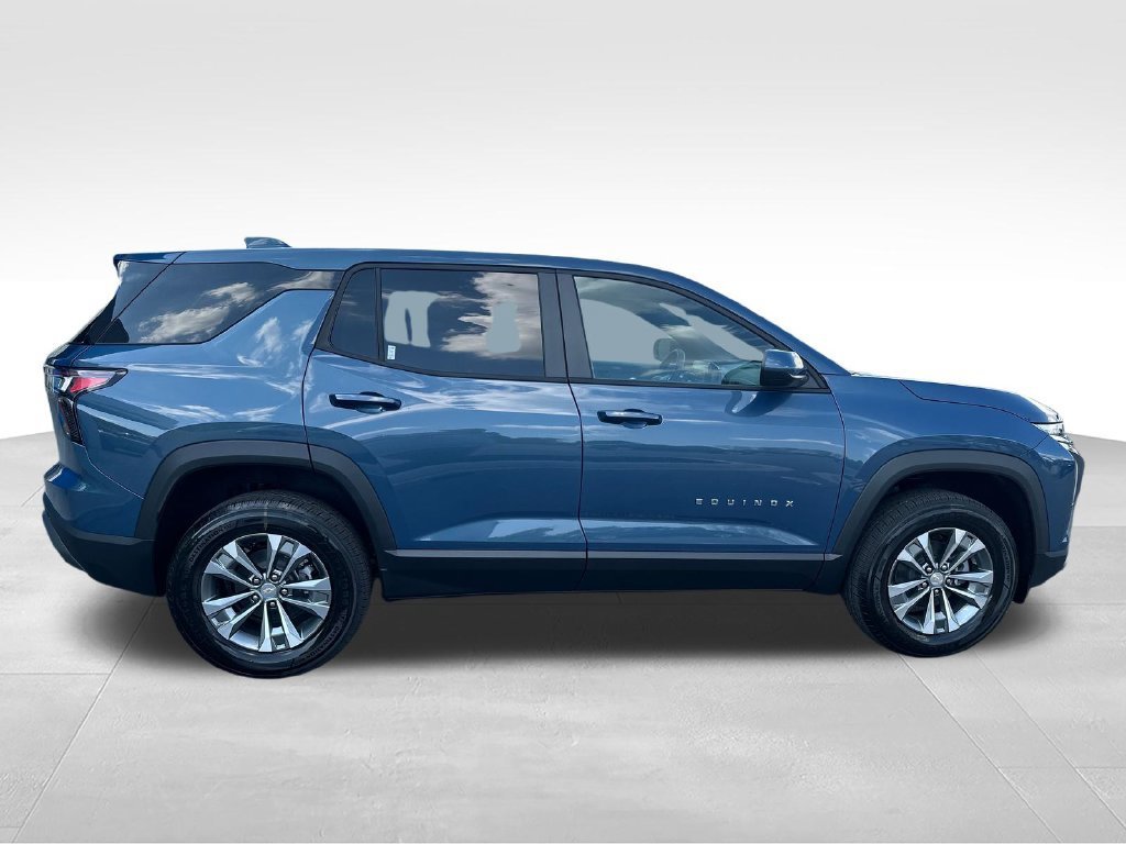 2027 Chevrolet Equinox LT - Photo 6