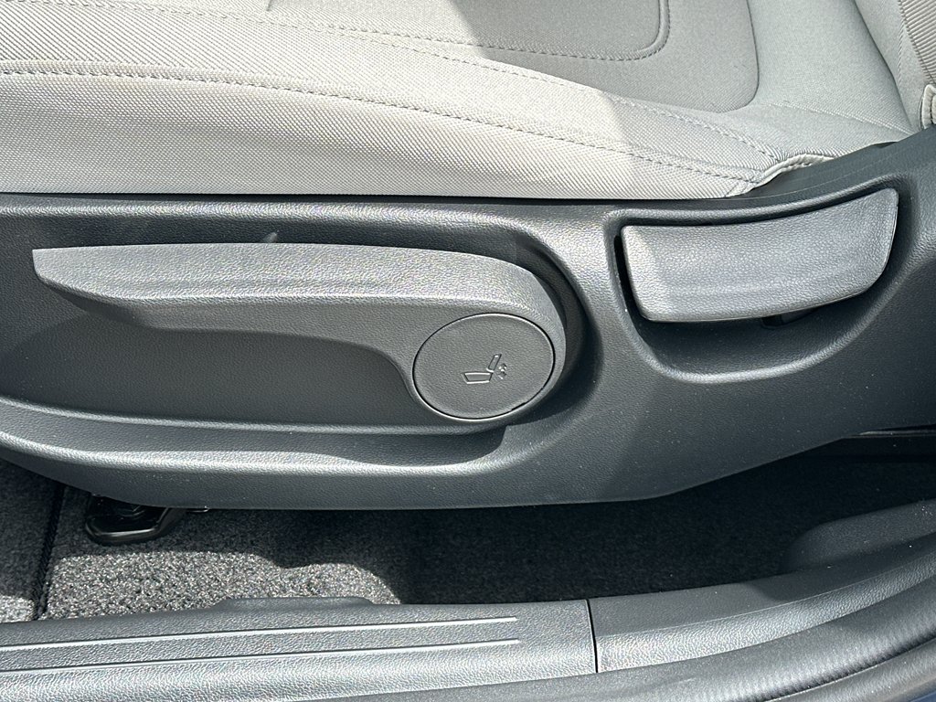 New 2026 Atlantis Blue Hyundai SE image 24