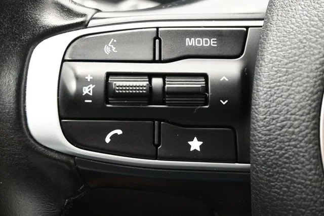 Used 2023 Green Kia X-Line image 29