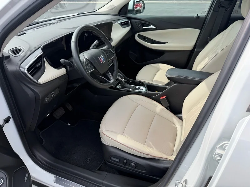 Used 2024 White Frost Tricoat Buick Avenir image 15