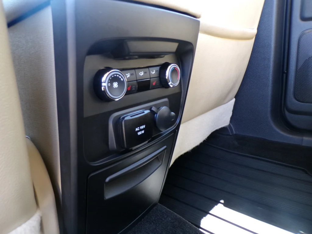 Used 2016 Too Good To Be Blue Metallic Ford Limited image 18