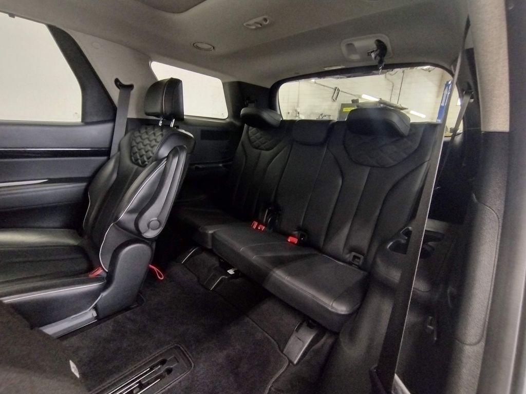 Used 2022 Rainforest Hyundai Limited image 39