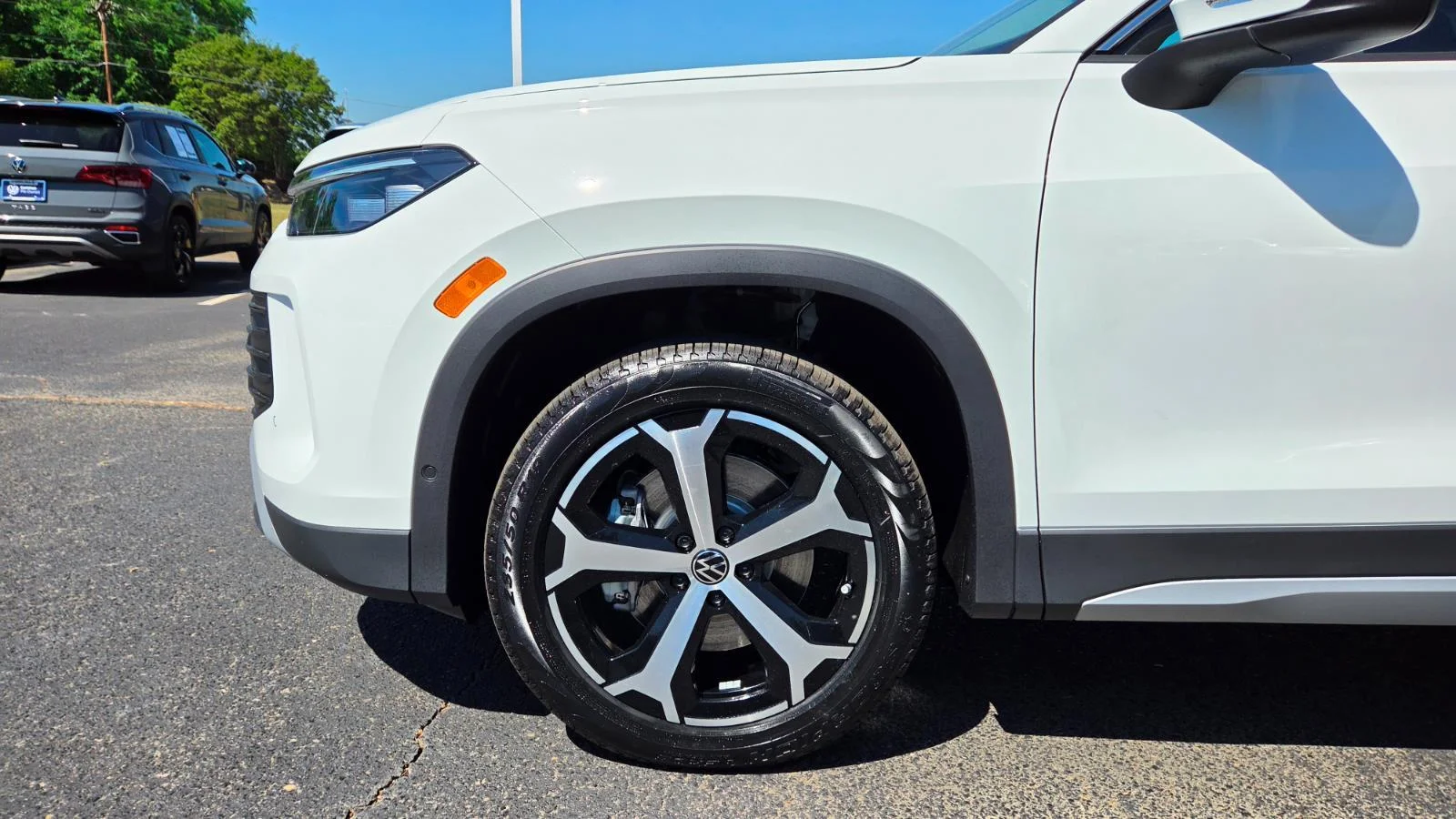 New 2026 Pure White Volkswagen SE image 14