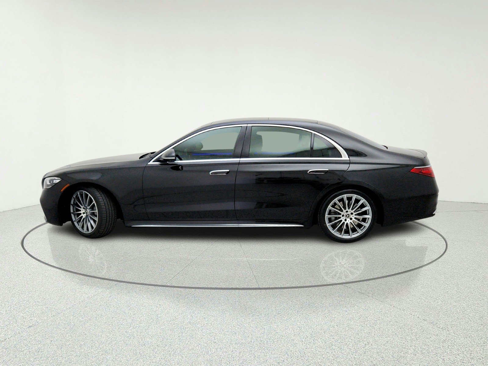 Certified Used 2023 Obsidian Black Mercedes-Benz S 580 image 14