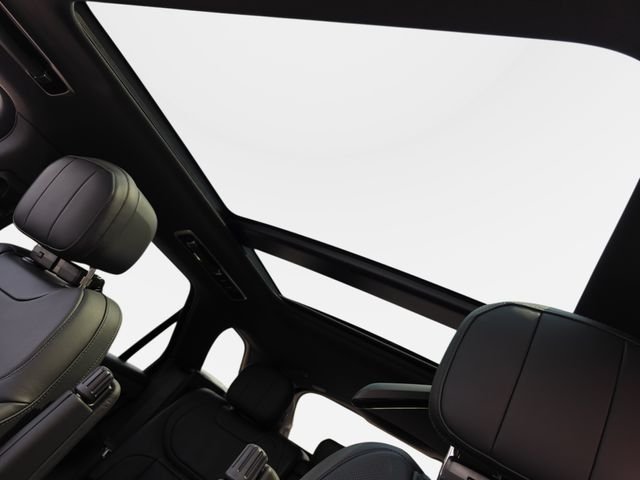 New 2026 Santorini Black Land Rover Dynamic SE image 20