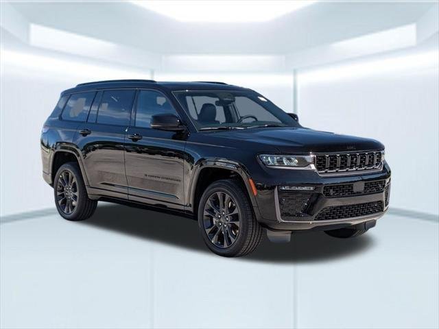 New 2026 Diamond Black Crystal Pearlcoat Jeep Limited image 9