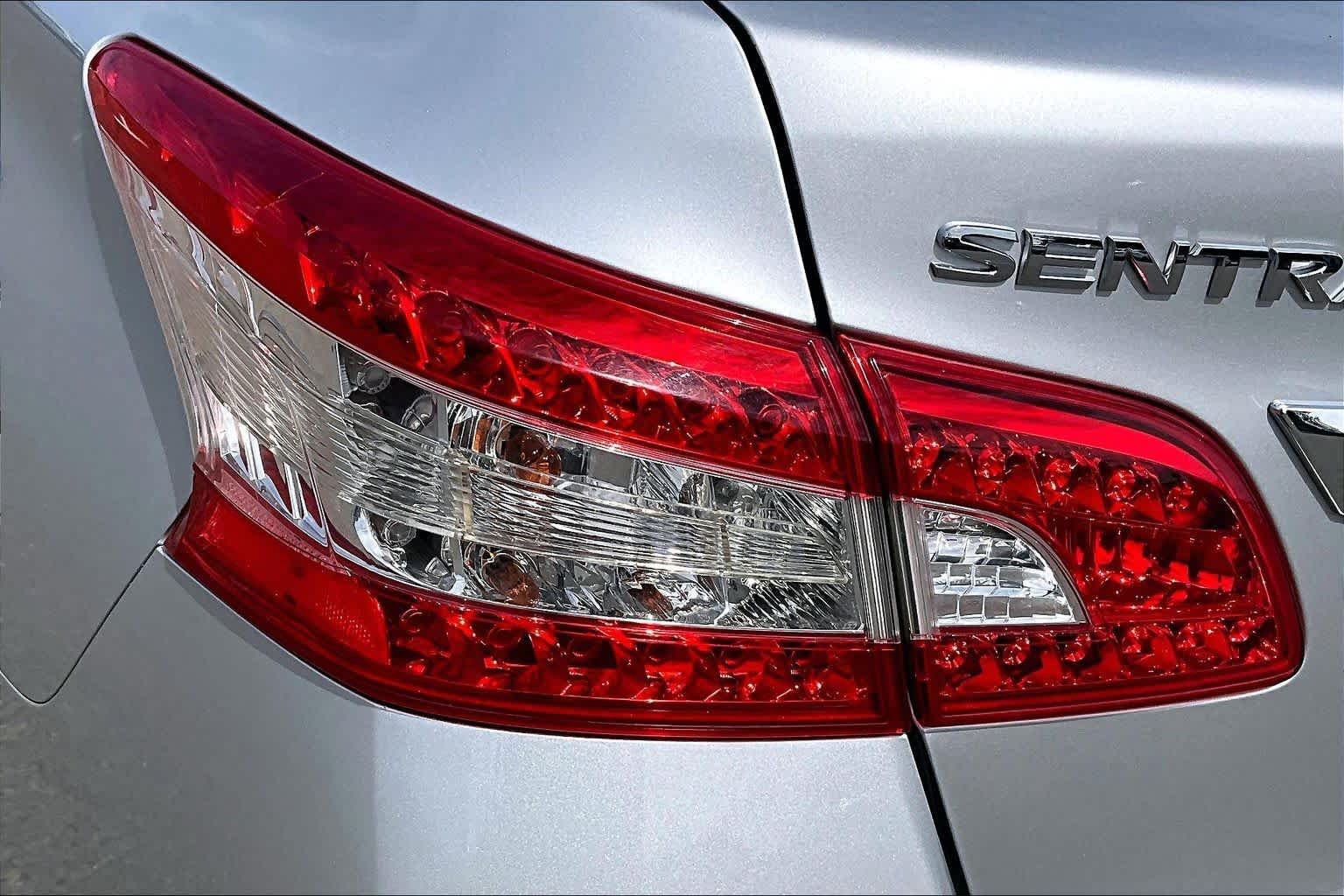 Used 2015 Brilliant Silver Nissan S image 28