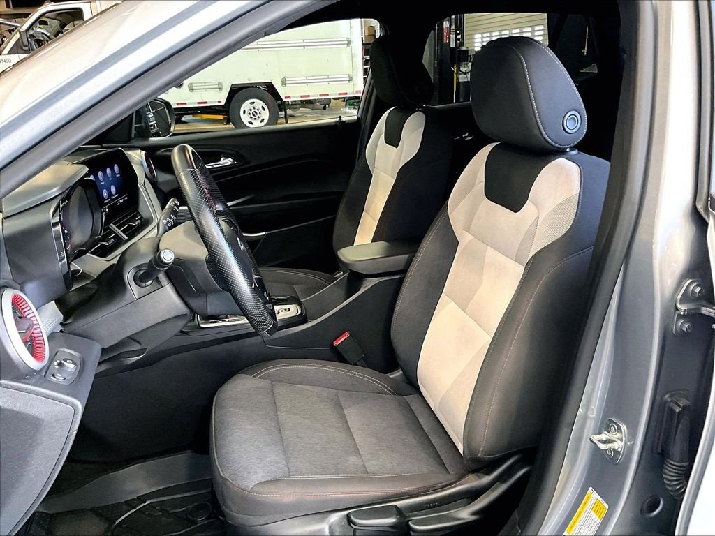 Used 2024 Gray Chevrolet 1RS image 10