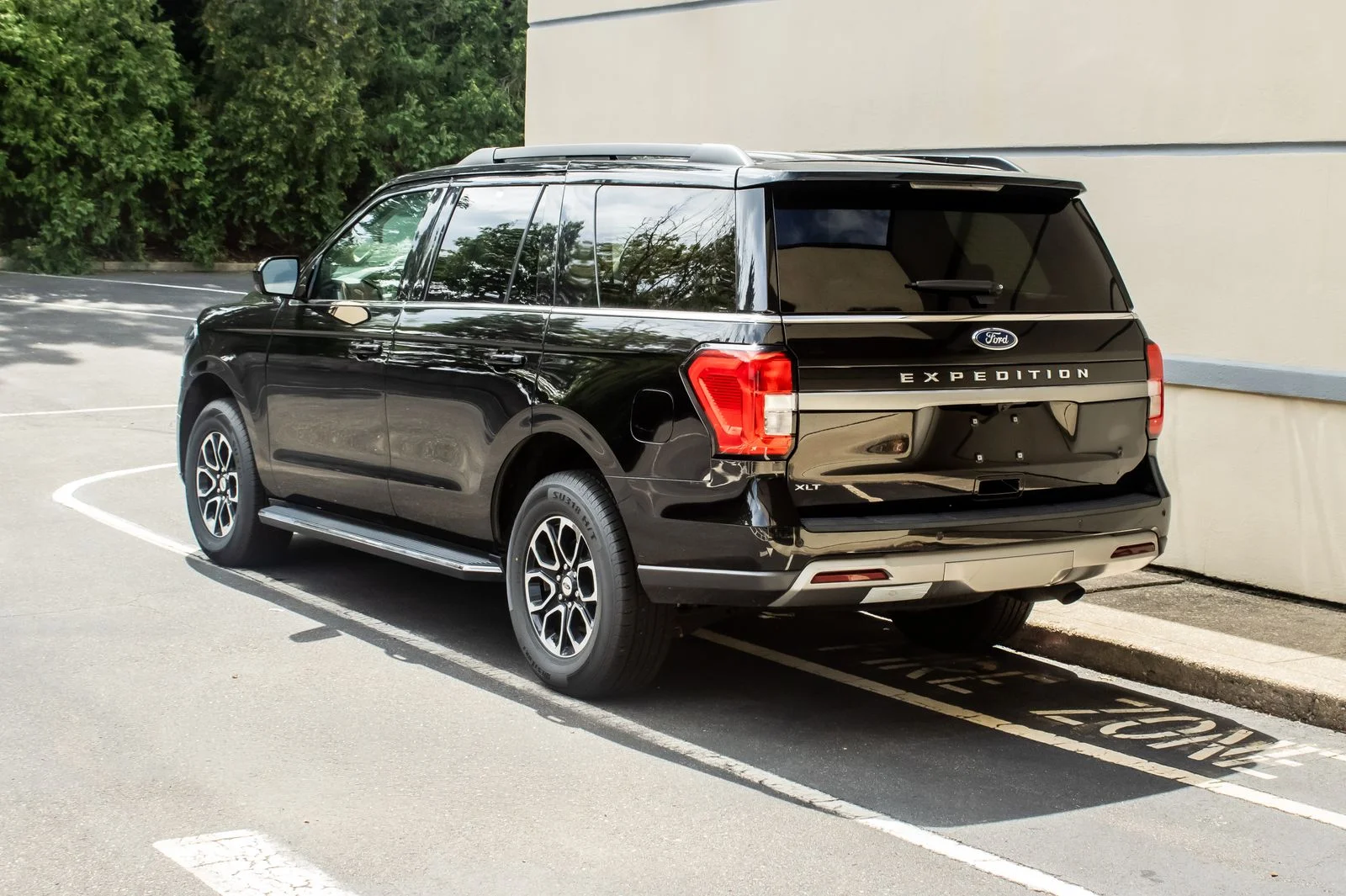 Used 2023 Black Ford XLT image 5