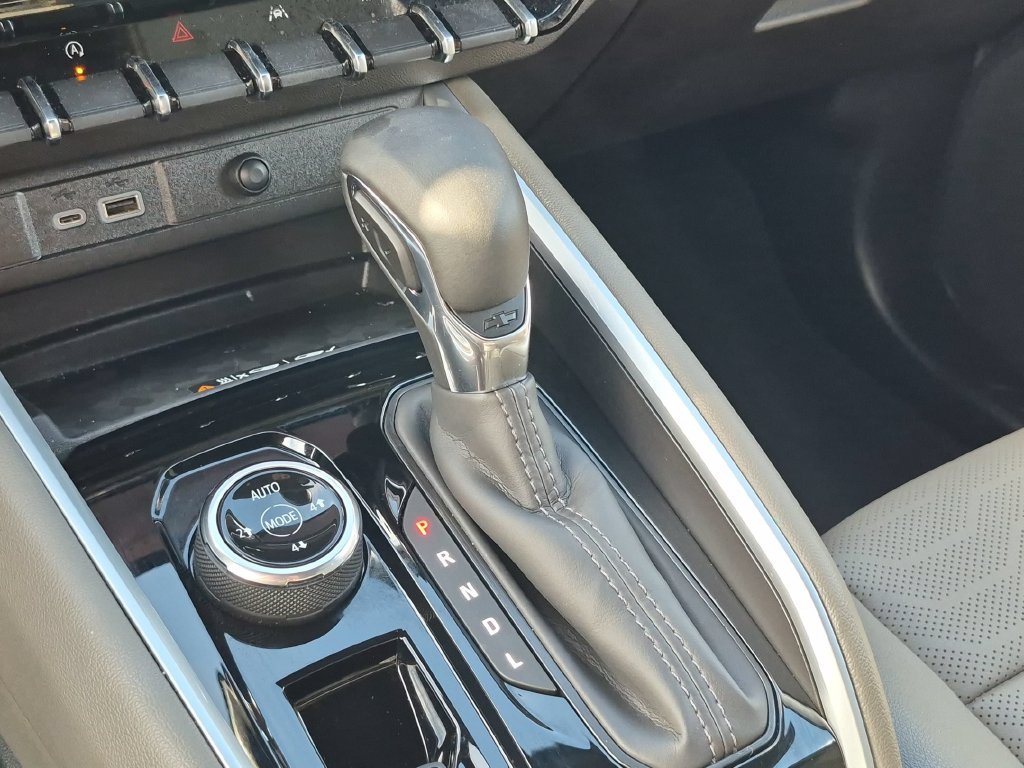Used 2025 Summit White Chevrolet ZR2 image 19