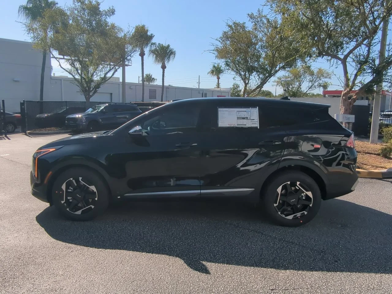 New 2027 Fusion Black Kia S image 5