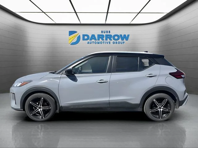 Used 2023 Gray Nissan SV image 2