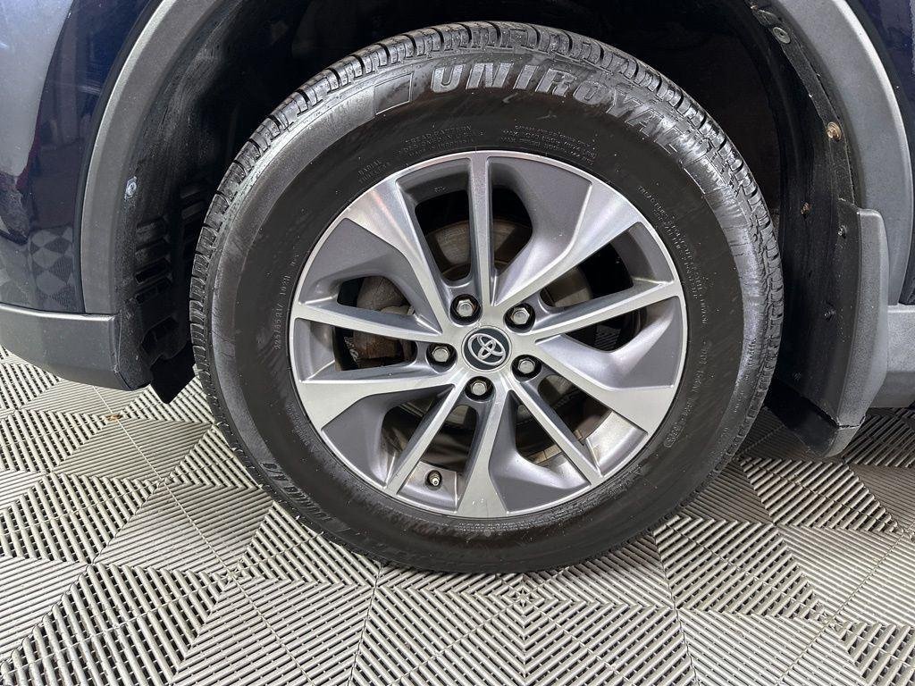 Used 2018 Aqua Toyota XLE image 13