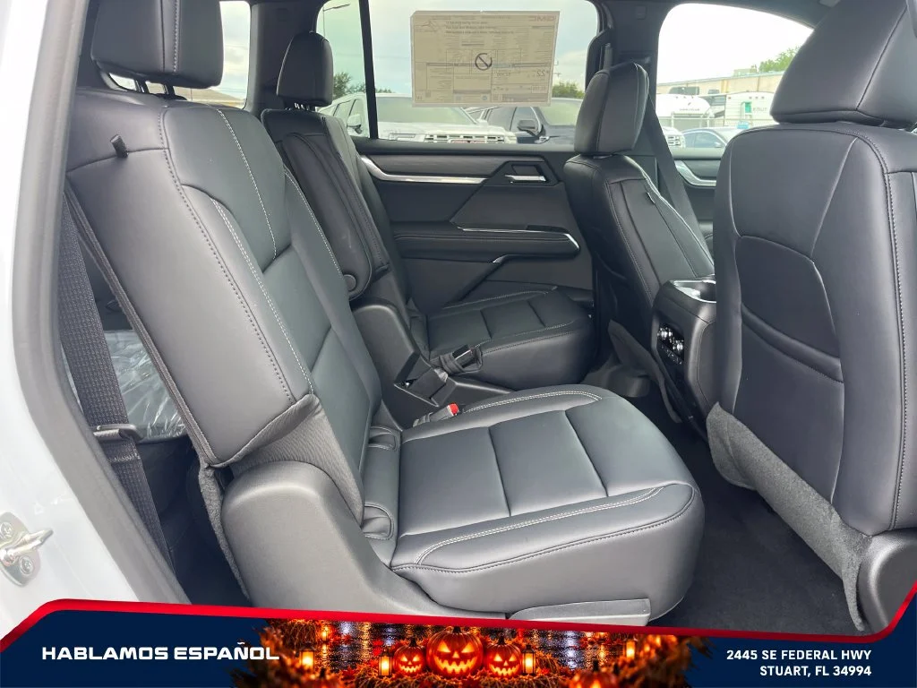 New 2027 Glacier White Tricoat GMC Elevation image 18