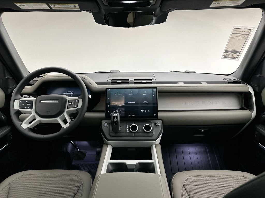 New 2026 Santorini Black Land Rover X-Dynamic SE image 8