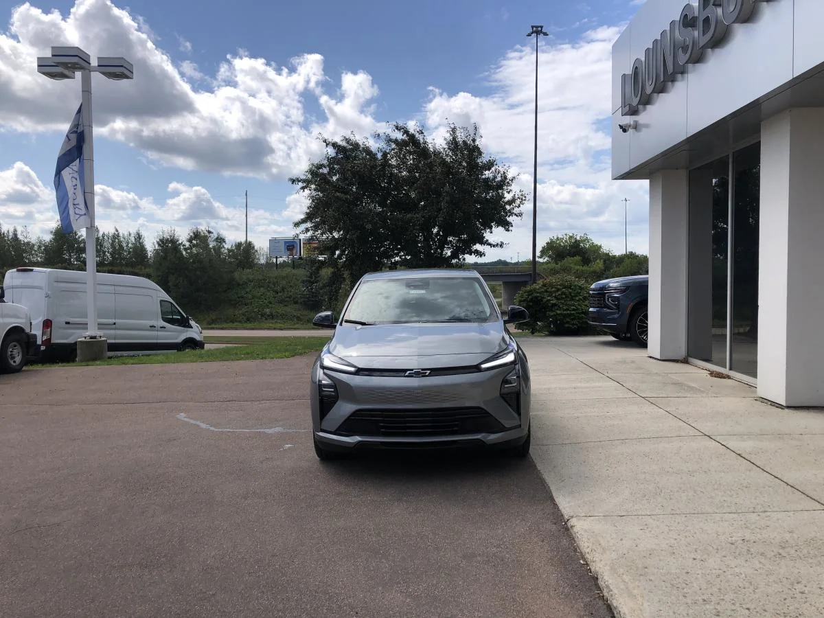 New 2027 Grey Chevrolet Fwd 4dr Lt image 4