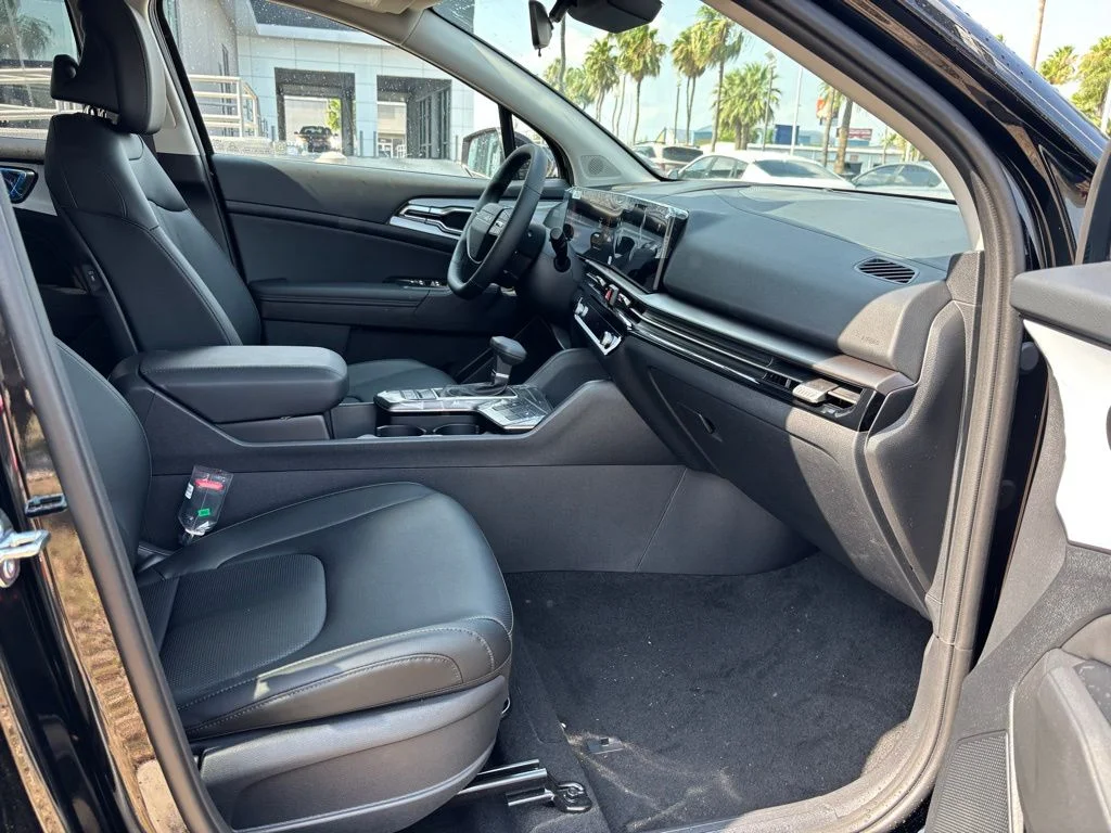 New 2025 Black Kia S image 23