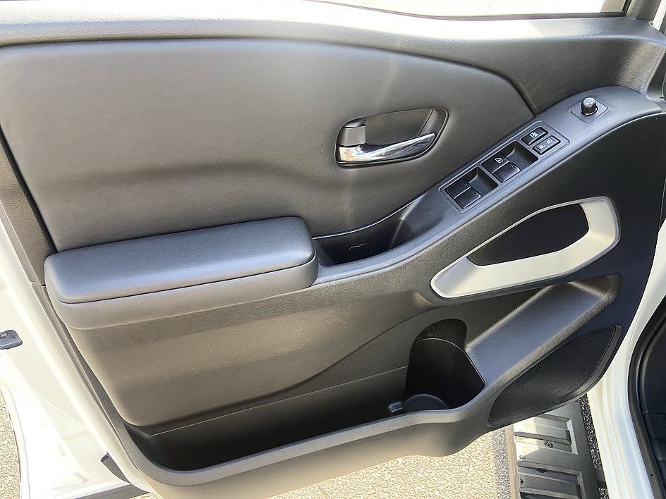 Used 2023 Glacier White Nissan SV image 14
