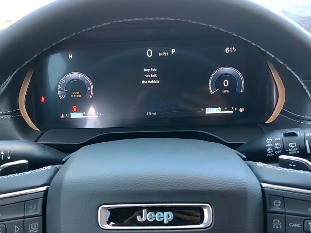 New 2027 Bright White Clear-Coat Paint Jeep Laredo X image 12