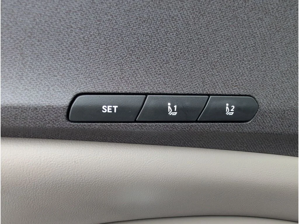 New 2026 Ceramic Silver Kia EX image 13