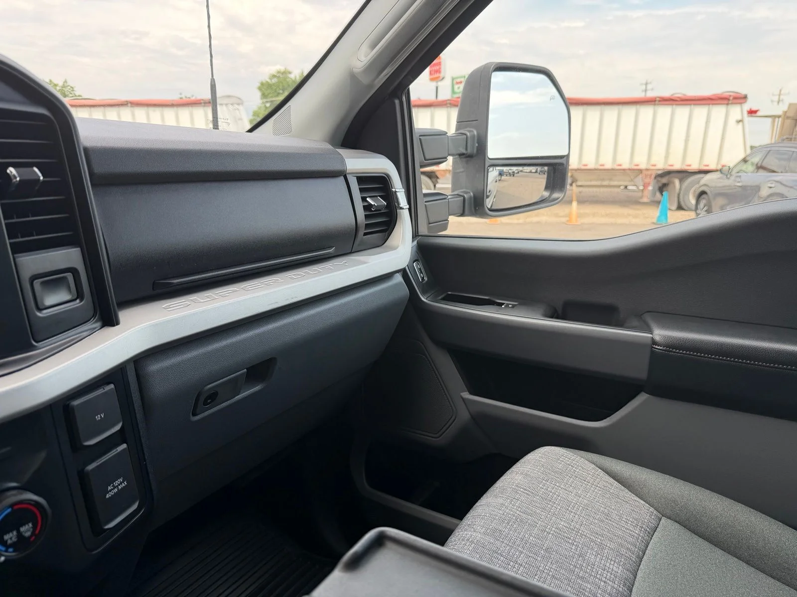 Used 2024 White Ford XLT image 23
