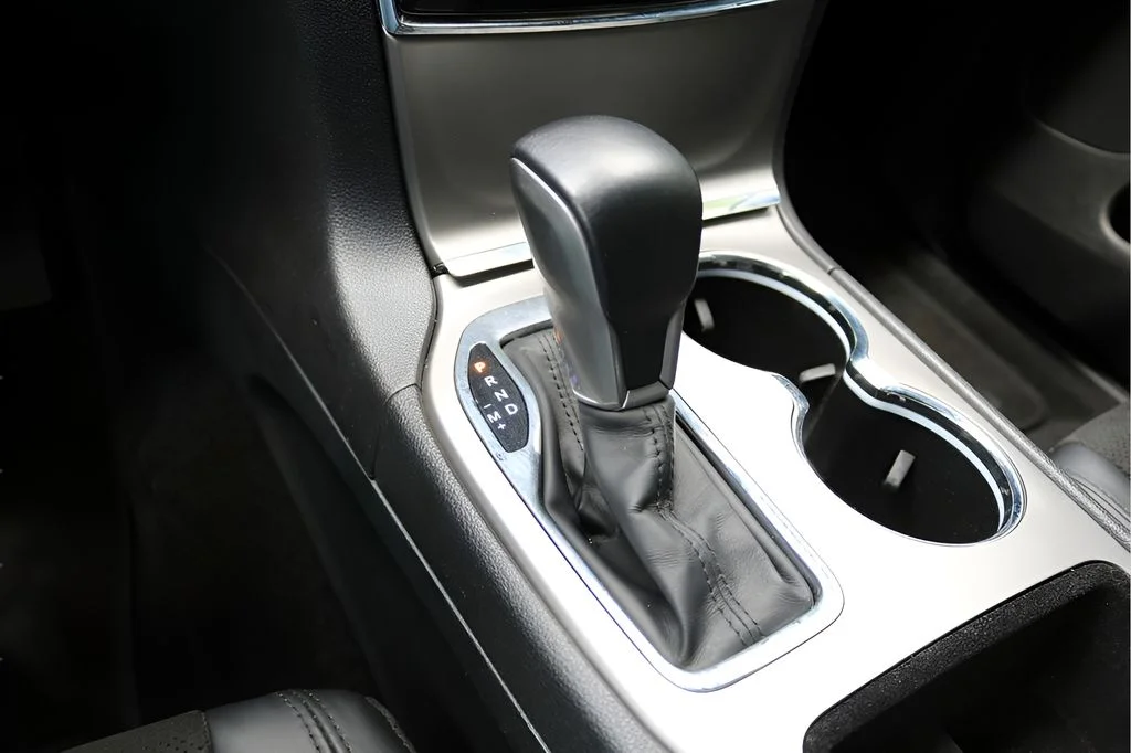 Used 2022 White Jeep Laredo X image 31