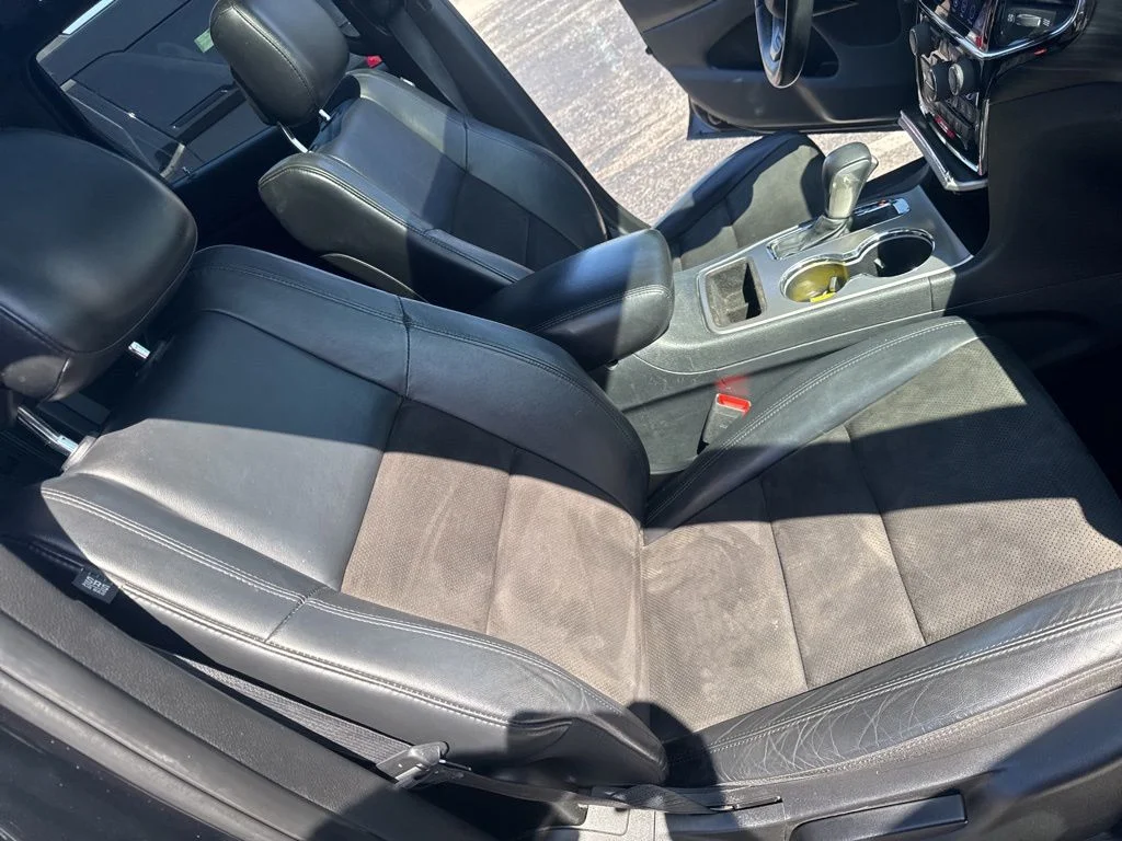 Certified Used 2019 Diamond Black Jeep Altitude image 37