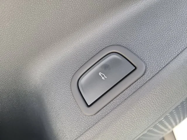 New 2026 Summit White Chevrolet LT image 17