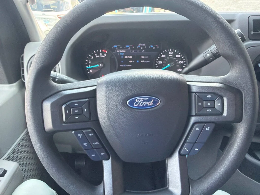 New 2027 Oxford White Ford E-350 SRW image 18