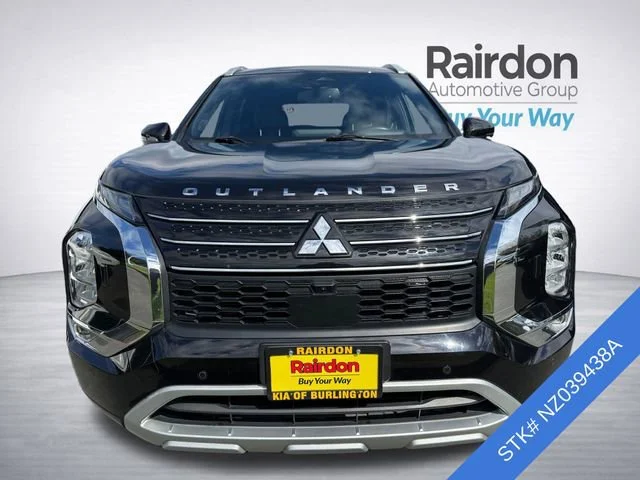 Used 2022  Mitsubishi SEL image 2