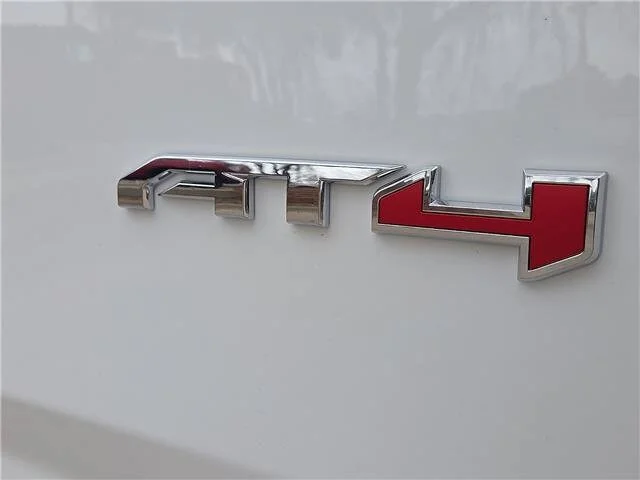 New 2027 Summit White GMC AT4 image 9