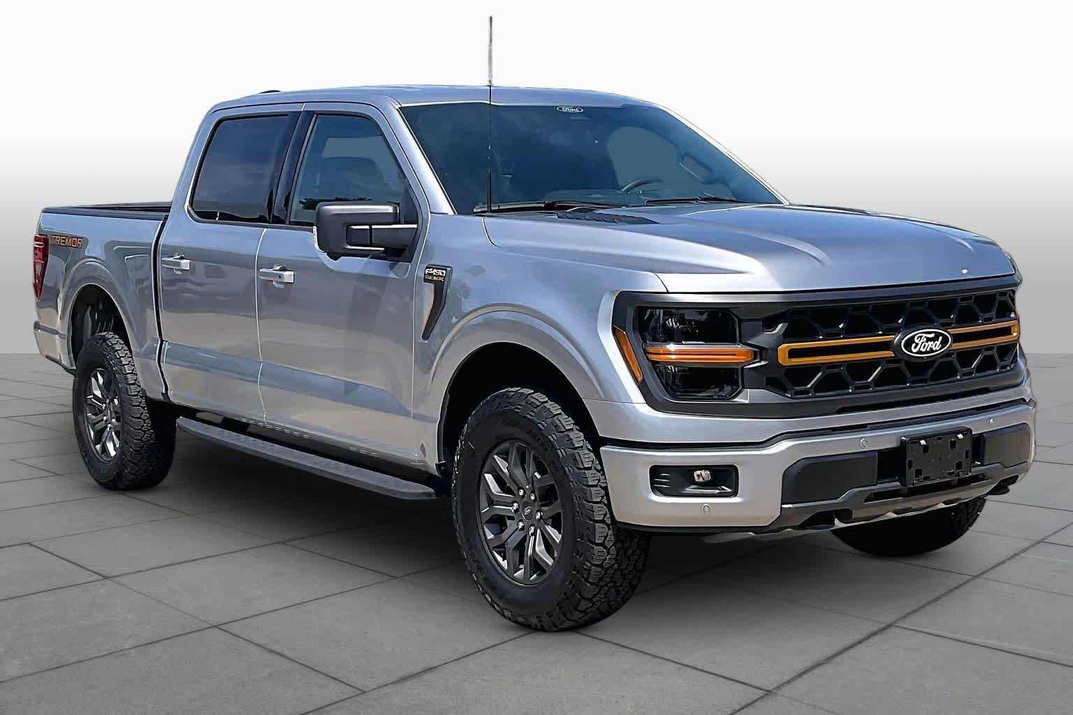 Used 2025 Iconic Silver Metallic Ford Tremor image 4