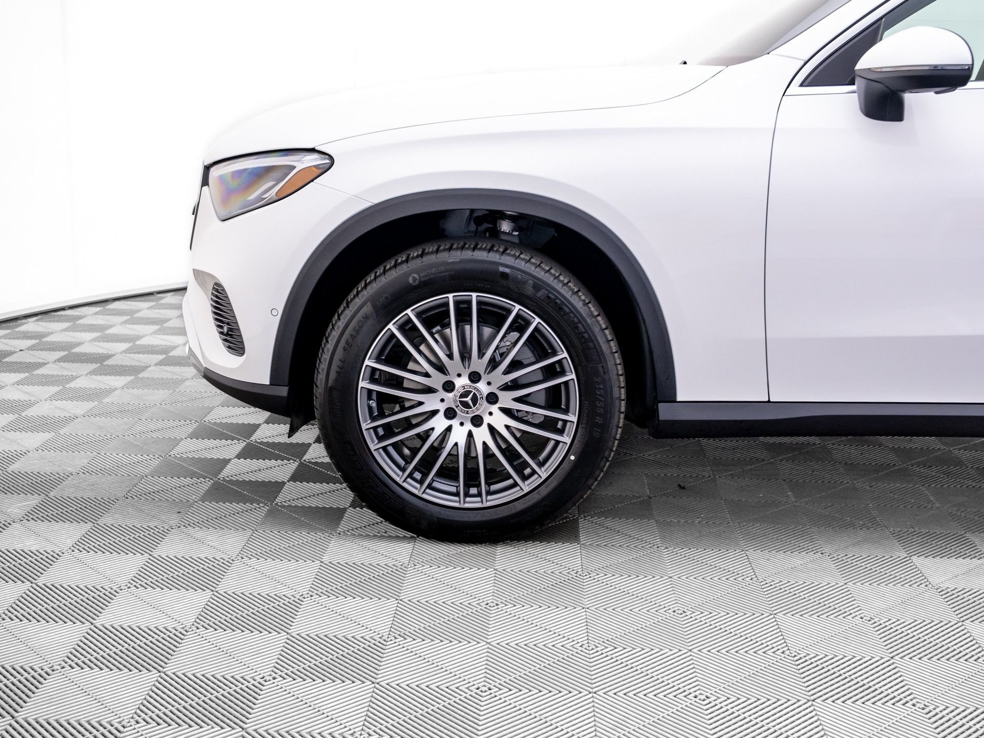 New 2026 White Mercedes-Benz GLC 300 image 34
