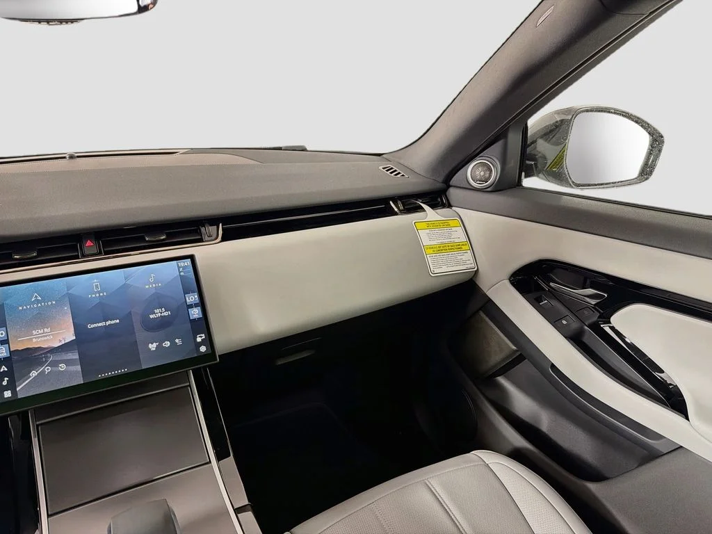 New 2026 Arroios Grey Land Rover S image 25