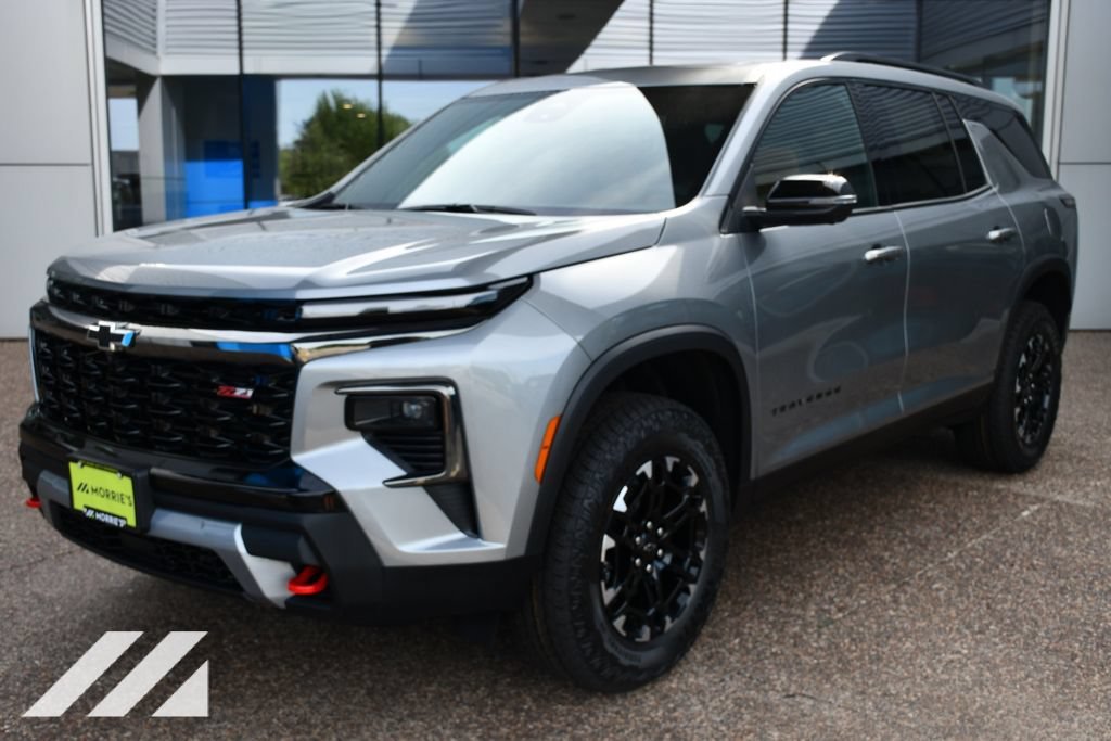 2027 Chevrolet Traverse Z71 - Photo 2